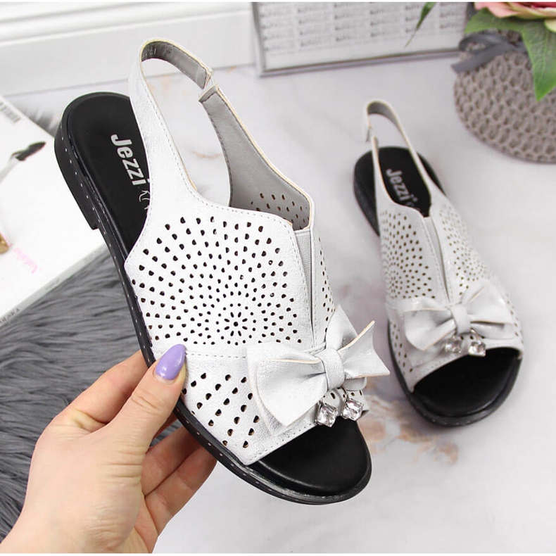 Naisten sandaalit hopeisella Jezzi-rusetilla hopea 1