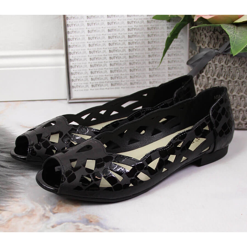 Naisten mustat harjakattoiset balerinat Jezzi-kengät 2