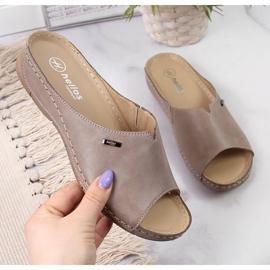 Naisten nahkaiset tossut beigessä Helios 105 -kiilassa 1