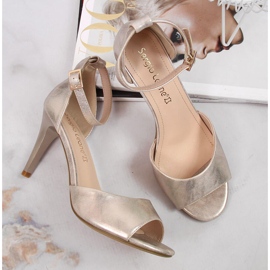 Naisten sandaalit kultaisella korkokenällä Sergio Leone kultainen 6