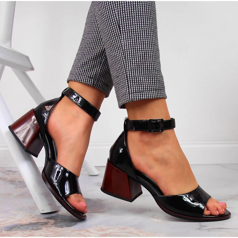 Musta Filippo musta kiiltonahka sandaalit 1