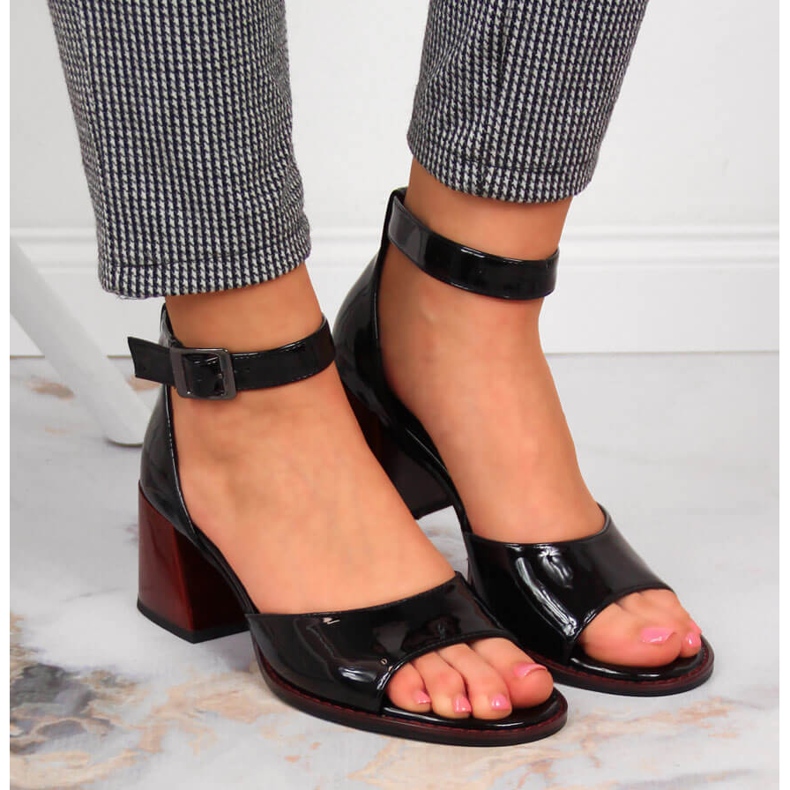 Musta Filippo musta kiiltonahka sandaalit 2