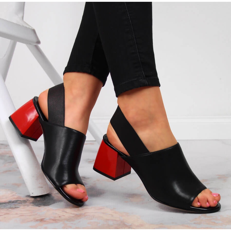 Mustat Filippo nahkaiset naisten sandaalit kuminauhalla 1