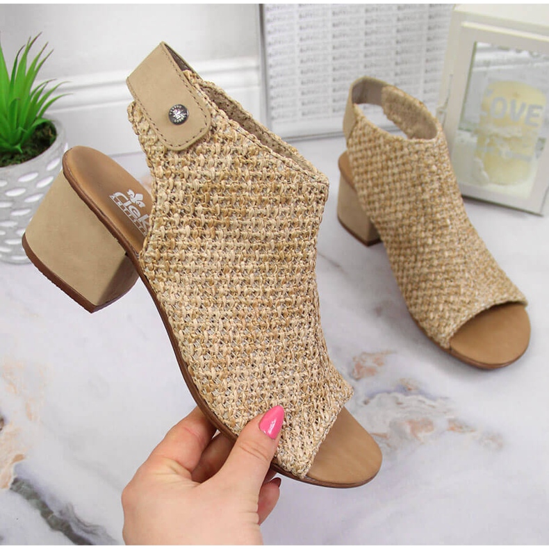 Naisten beige-punossandaalit Rieker 64670-60 1