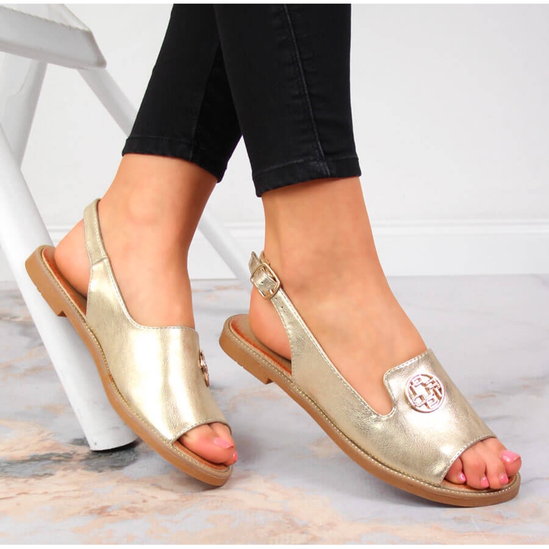 Naisten sandaalit kultaisella Filippo-koristeella kultainen 1