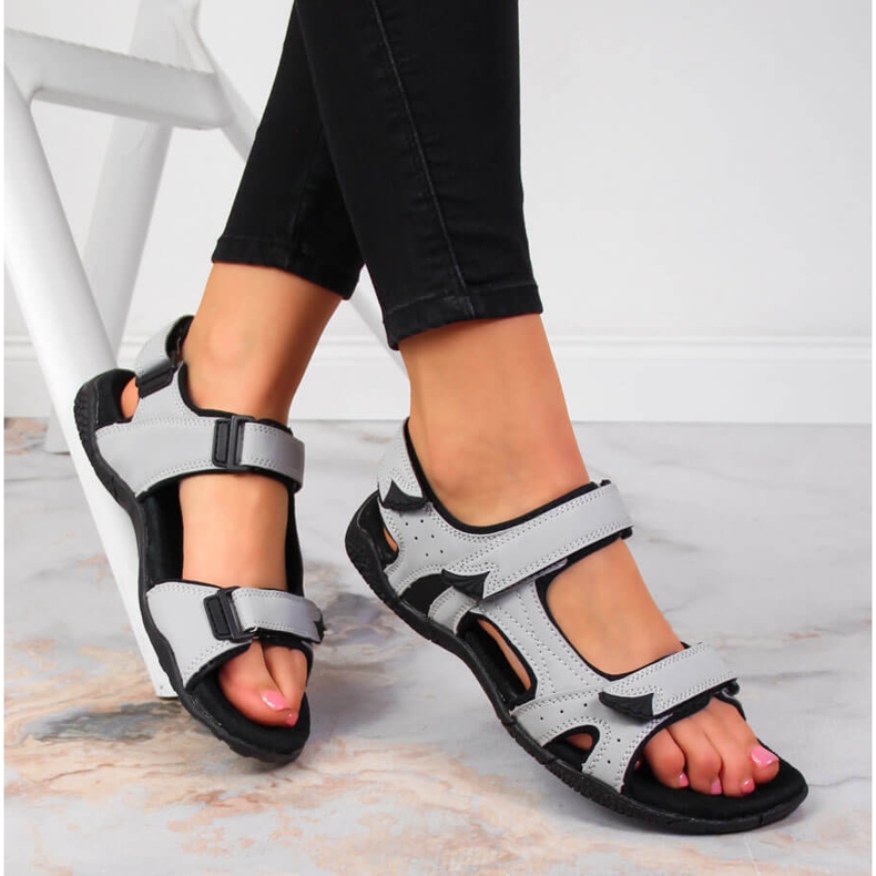 Harmaa American Club -urheilusandaalit naisten tarranauhalla 1