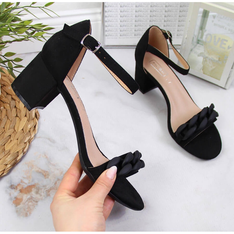 Mustat Filippo naisten sandaalit ketjulla varustetussa tolppassa 1