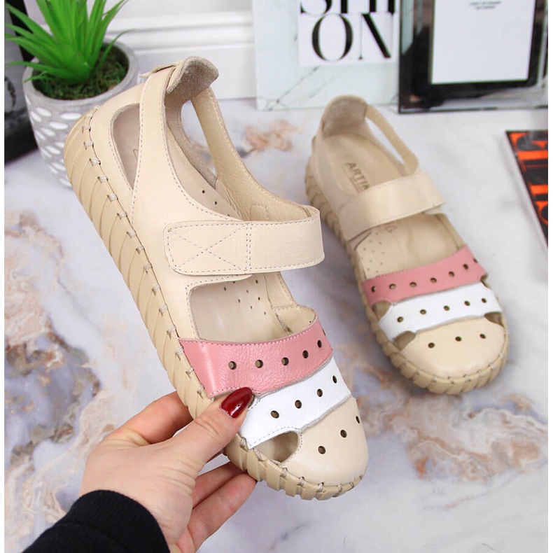 Naisten nahkasandaalit, joissa harjakattoinen Artiker beige 1