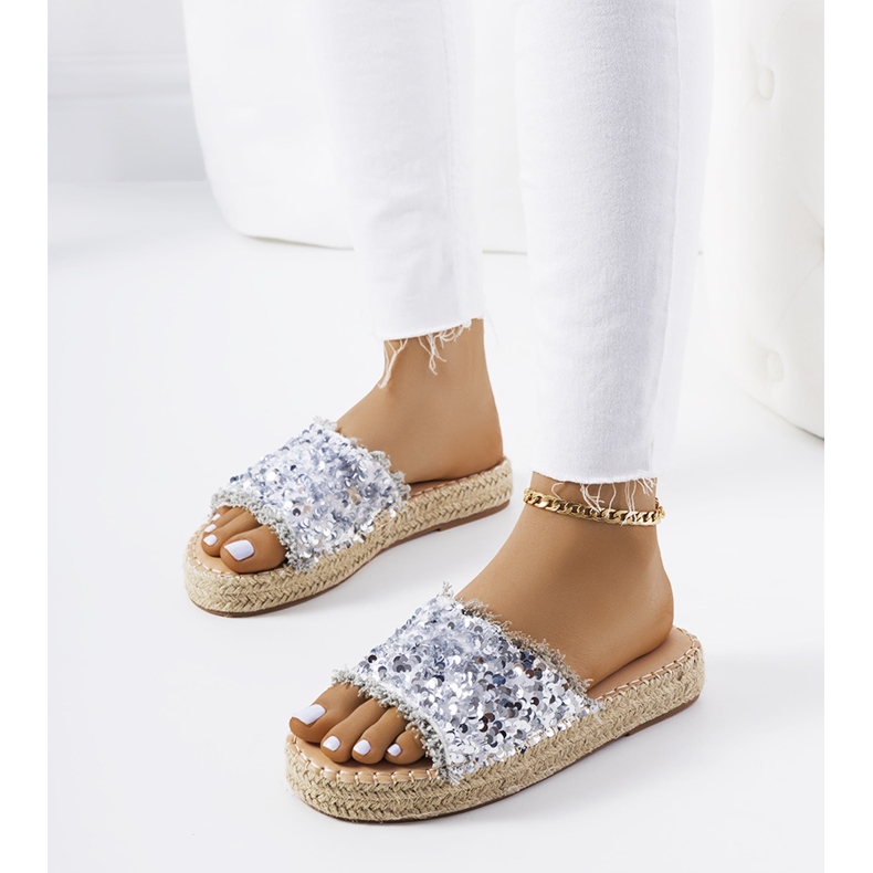 Hopeiset tossut Susanna-tasolla hopea 1