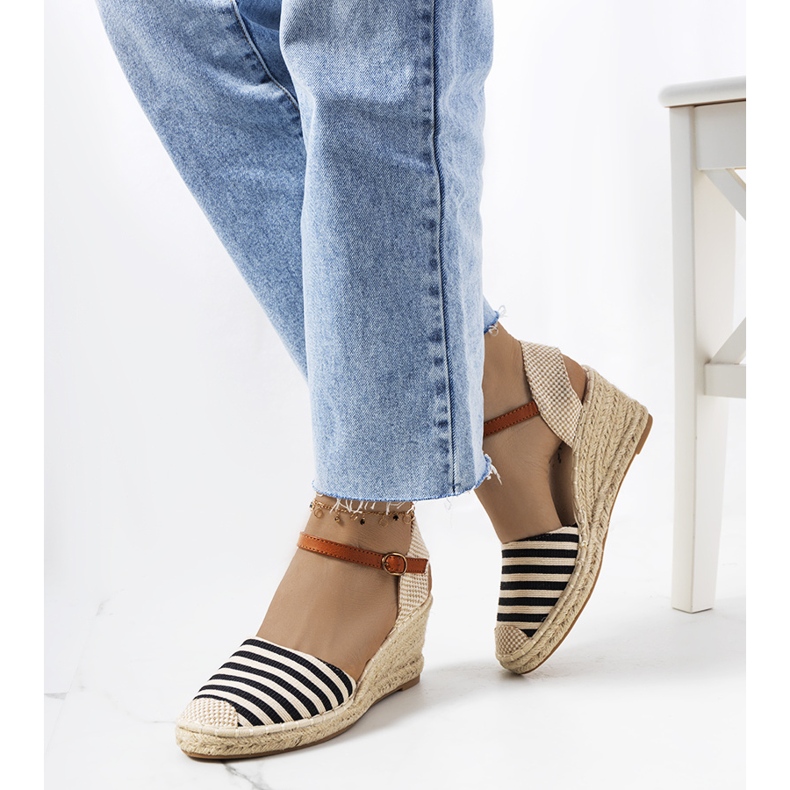 Mustat espadrillit Garvan-kiilassa beige 1