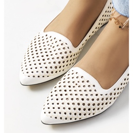 Kermanväriset Jarrett harjakattoiset balerinat ekru 1