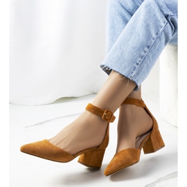 Jillin ruskeat pumput 1