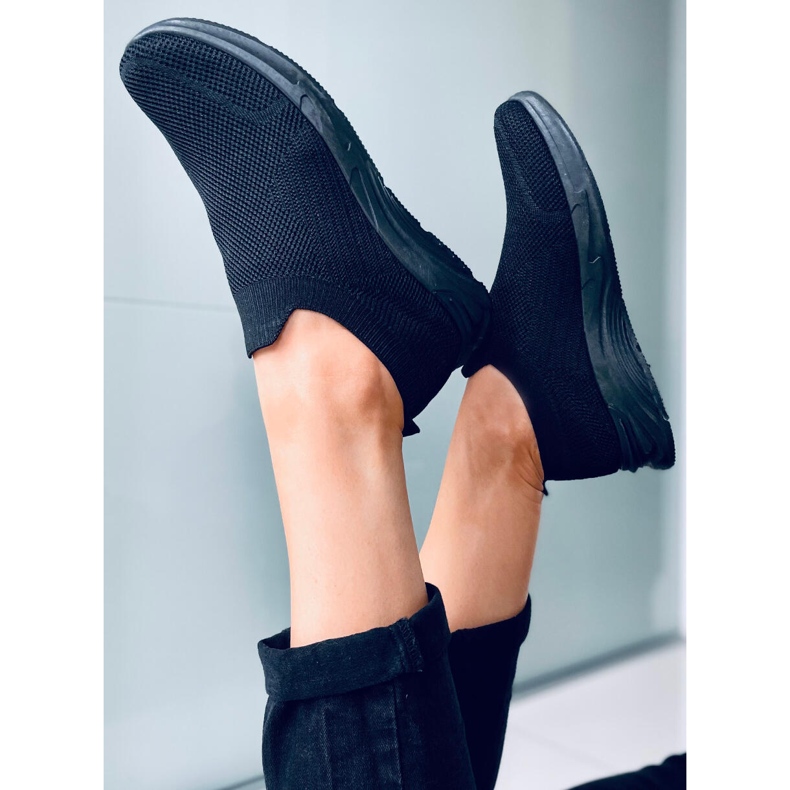 Bloom Black sukkaurheilukengät musta 1