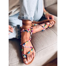 Roomalaiset naiset Megh Camel -helmillä ruskea 1