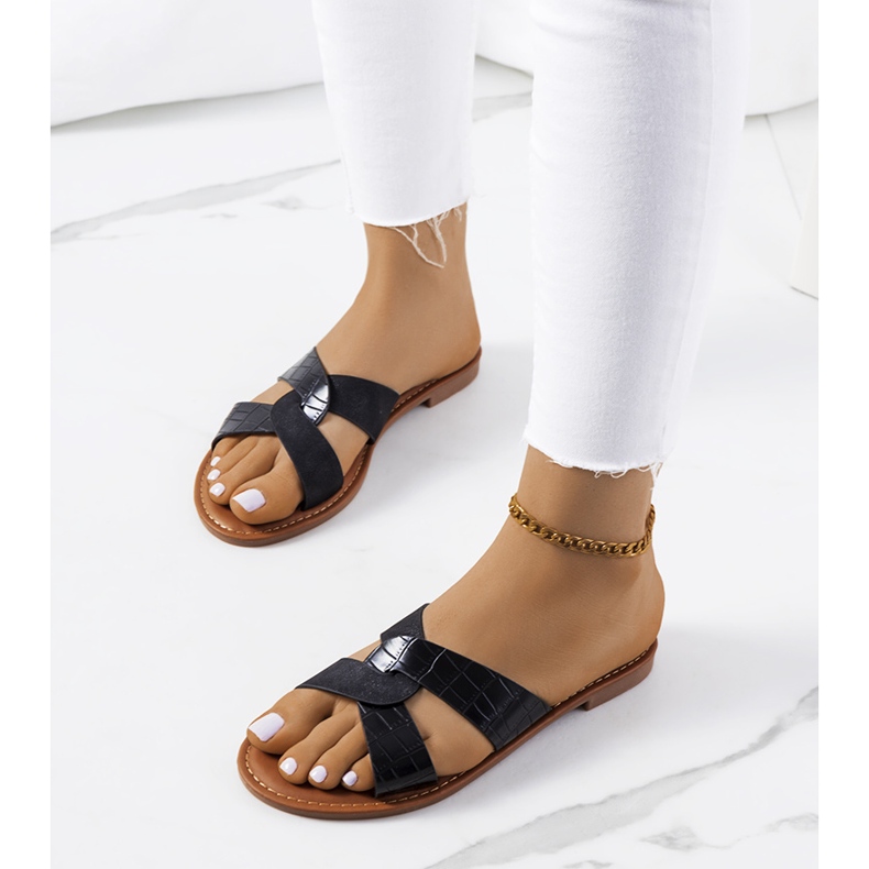 Mustat tyylikkäät Dinka-tossut 1