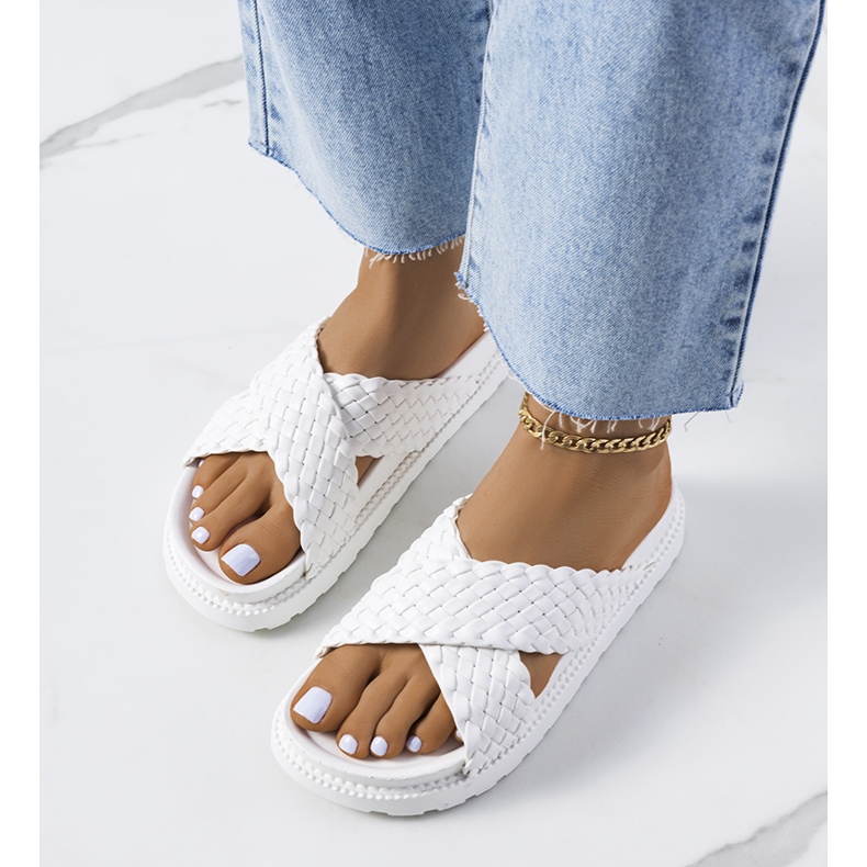 Valkoiset tossut Bierings-tasolla valkoinen 1