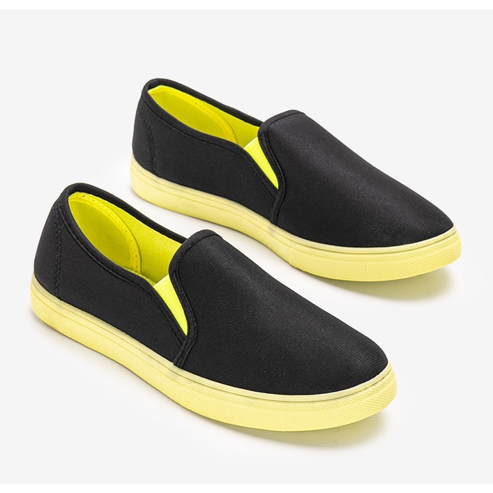 Mustat Kulma tennarit vihreä 1