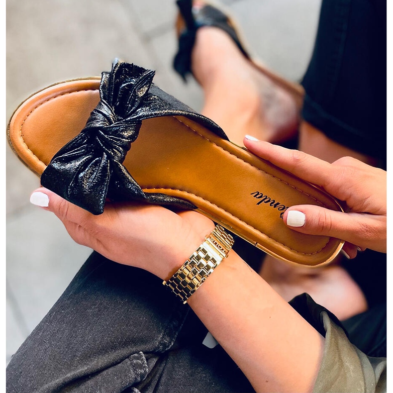 Naisten Lirio Mustat tossut 2