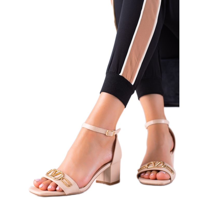 Seastar Sandaalit kultaisella koristeella beige 1