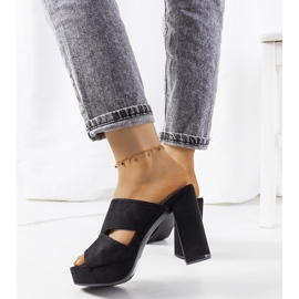 Mustat tossut Horn-tolppassa 2