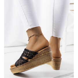 Mustat Clara kiilakorkokengät 1