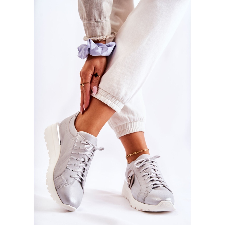 Nahkaiset urheilukengät kiilalla Maciejka 05492-11 hopea 2