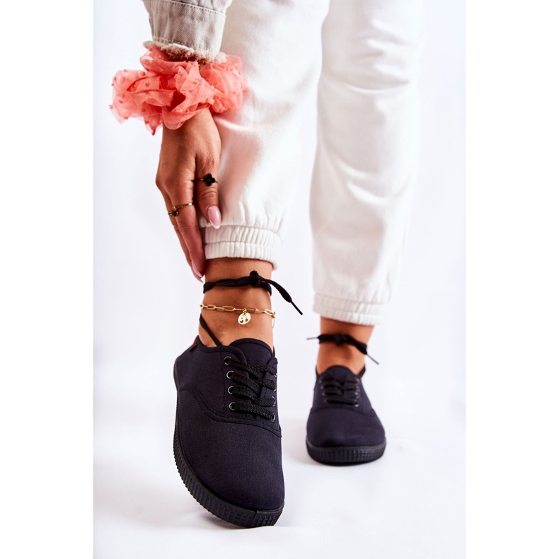 PE1 Naisten klassiset tennarit, sidottu musta Dellis 1