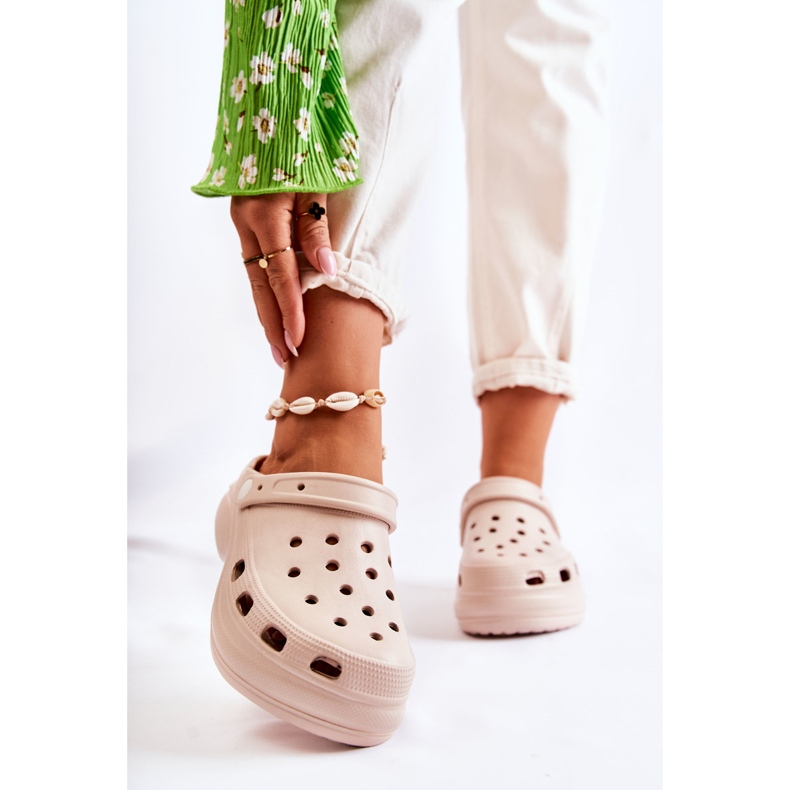 FS1 Naisten vaahtomuovitossut Crocs Beige Coline 1