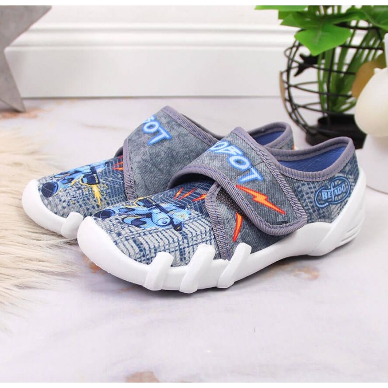 Harmaa tarrakiinnitys harmaat tossut päiväkotiin Jr. Befado 2