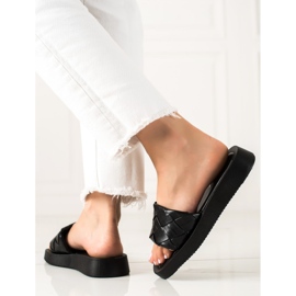 Small Swan Mustat tossut 1