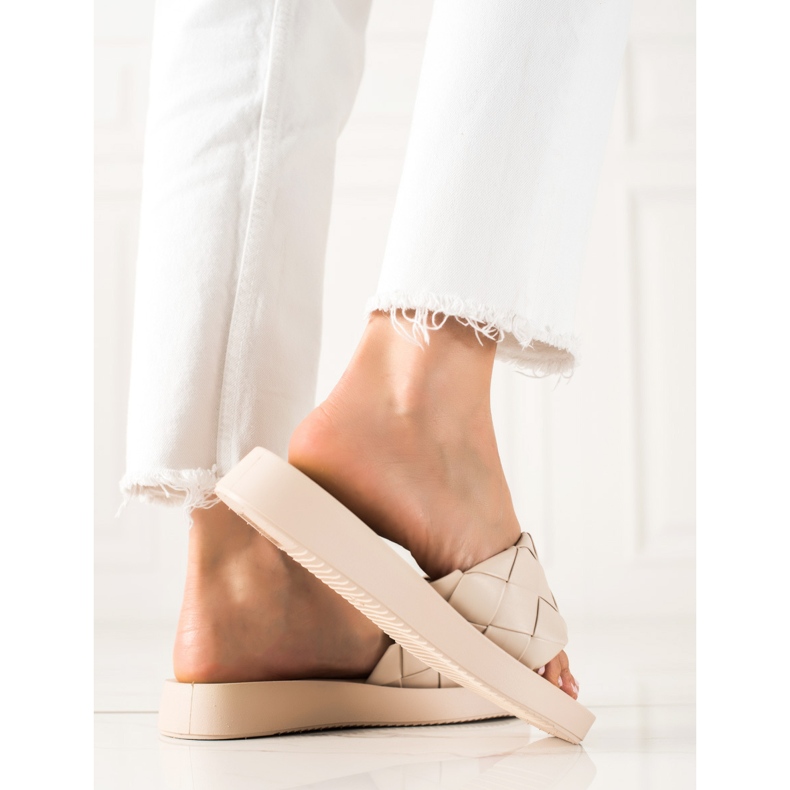 Small Swan Beige tossut 1