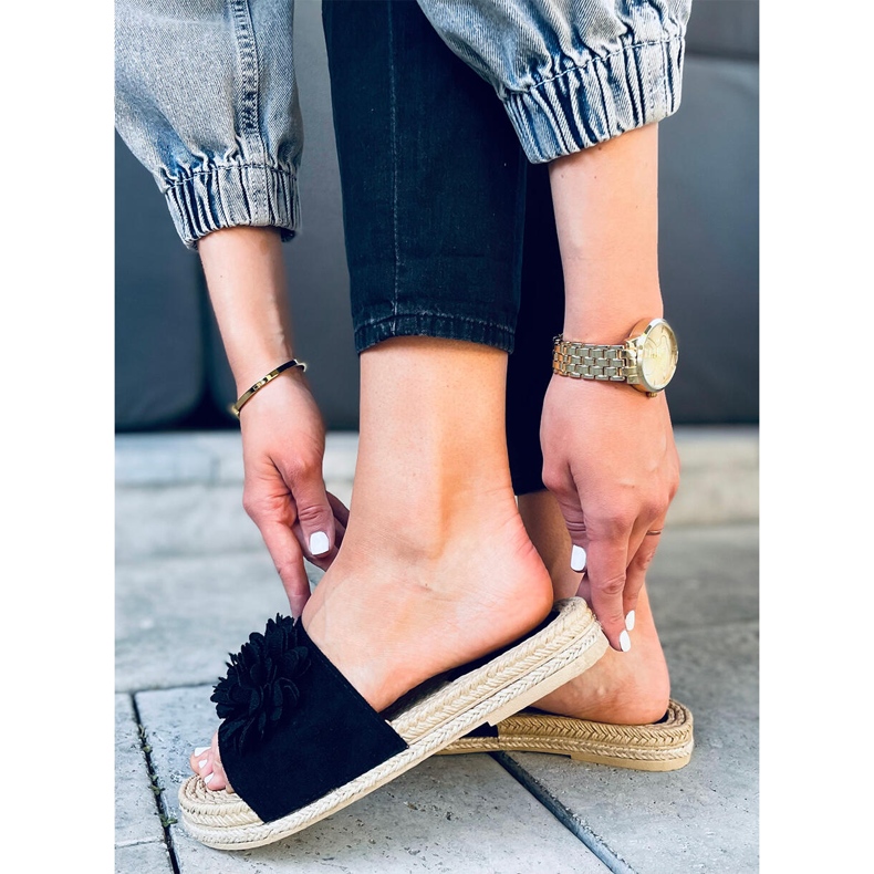 Kukkajuhla Primrose Mustat tossut 1