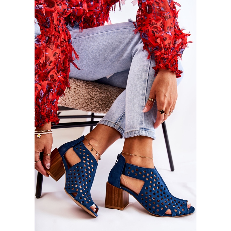 Harjakattoiset saappaat pylväässä Maciejka 04593-17 Tummansininen laivastonsininen 2