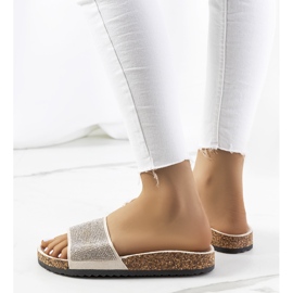 Beiget tossut Jorjan korkkipohjassa 1