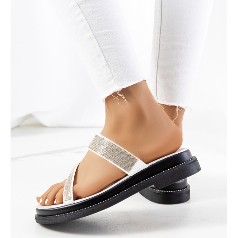 Valkoiset sandaalit Ossel-tasolla valkoinen 2