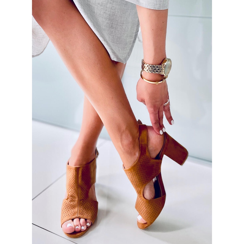 Stacy Camel korkokengät harjakattoiset sandaalit ruskea 1