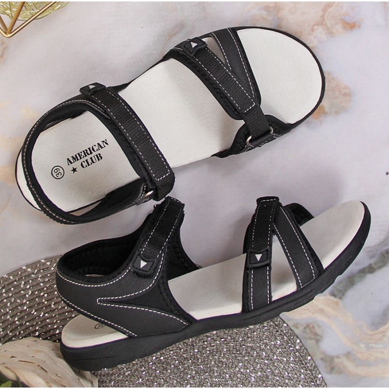 Mustat Velcro-urheilusandaalit American Clubilla 2