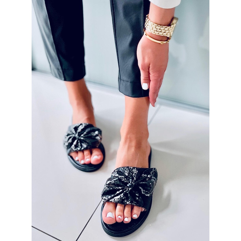 Naisten Vors mustat tossut 1