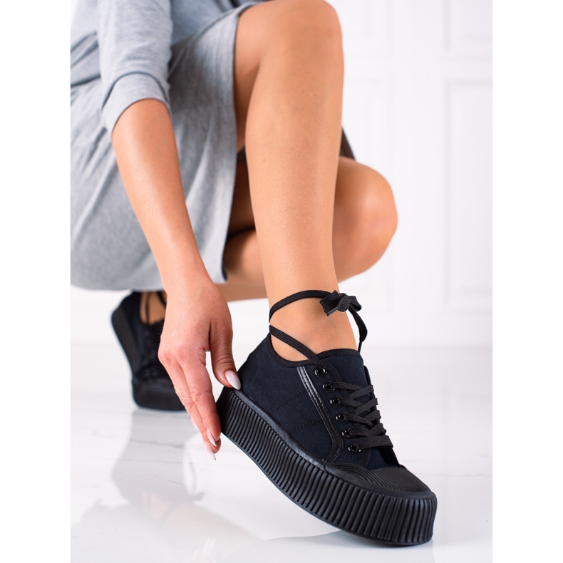 SHELOVET Tennarit leveällä alustalla musta 1