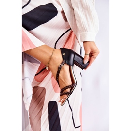 Naisten nahkasandaalit kantapäässä Maciejka 05592-01 musta 2