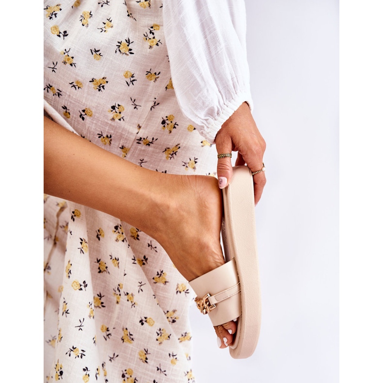 S.Barski Muodikkaat beigenväriset Megosa-tossut ketjulla 1