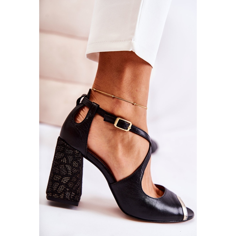 Muodikkaat nahkasandaalit baarissa Maciejka 05513-01 musta 2