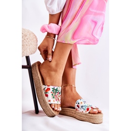 FS3 Varvastossut alustalla valkoisilla maliakukilla valkoinen 2