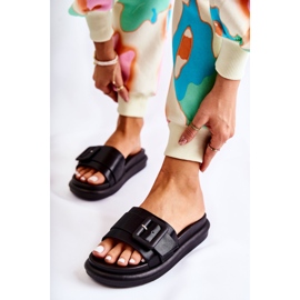 Naisten mustat tossut, joissa solki Devia 1