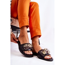 Naisten nahkaiset tossut koristeella Nicole 2726 musta 2