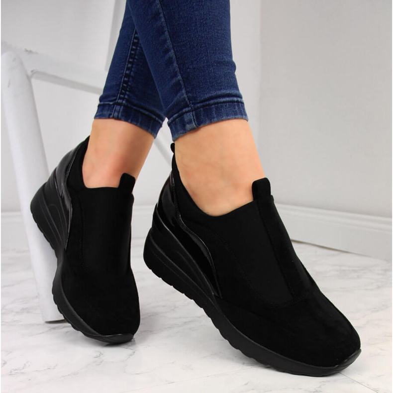 Naisten mustat kiilalenkkarit Vinceza 1