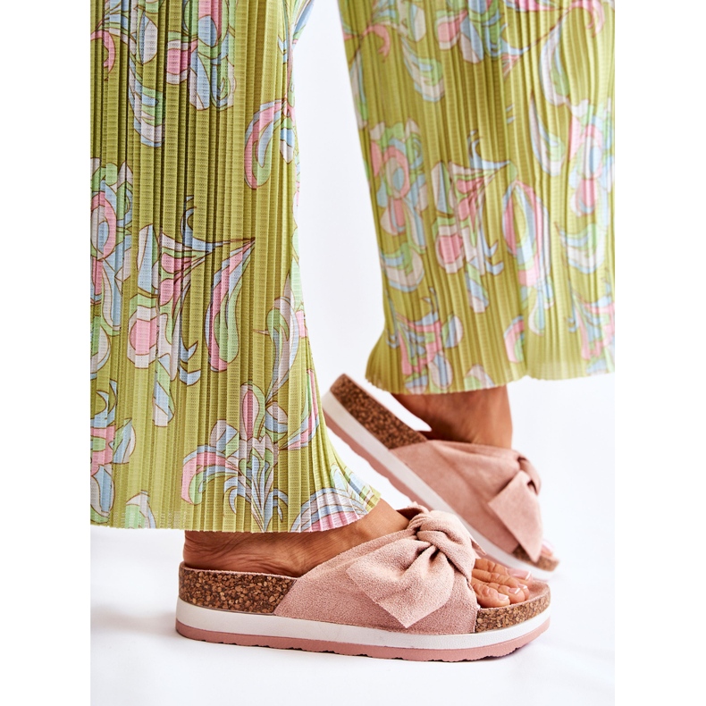 PG1 Tossut niin mukavalla vaaleanpunaisella alustalla vaaleanpunainen 2