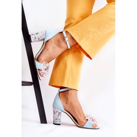 PA2 Nahkasandaalit baarissa, jossa on sinisiä Velinda-kristalleja sininen 1