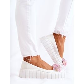 PA2 Nahkaballerinat alustalla, jossa on värikäs valkoinen Ladette-koristelu 2