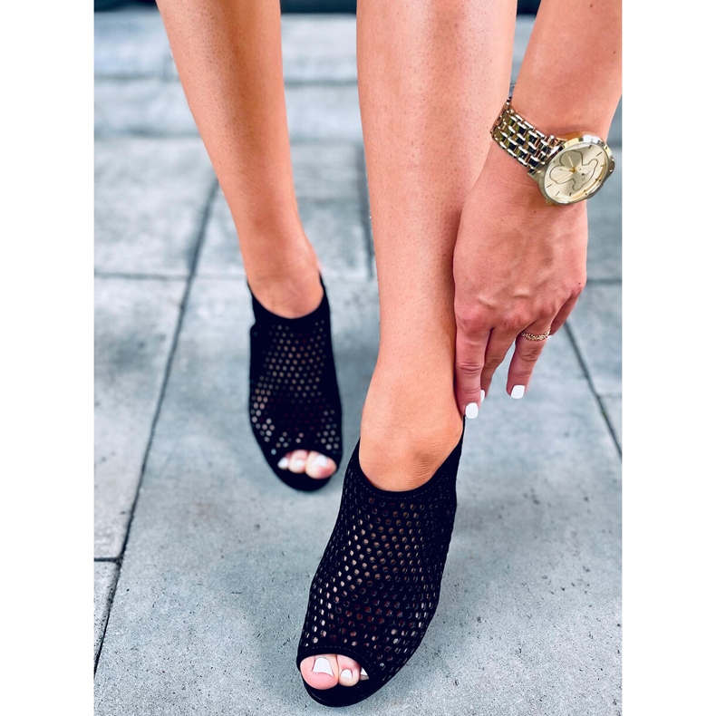 Sydney Mustat harjakattoiset sandaalit 1